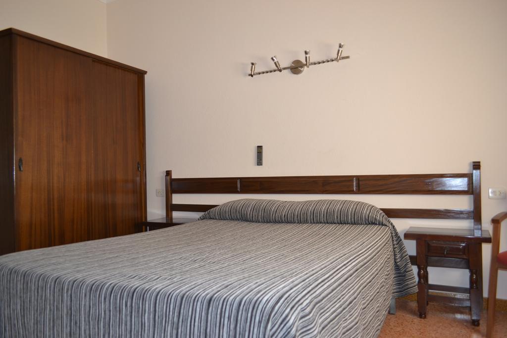 Hostal L'Esplai Viladamat Pokoj fotografie