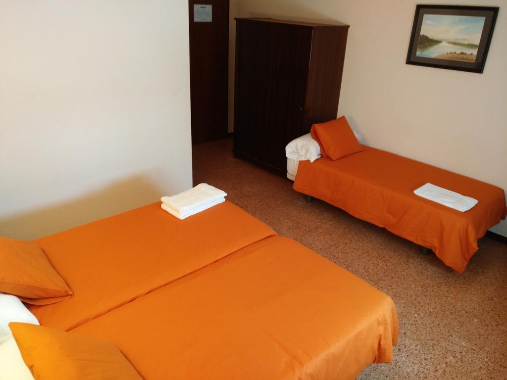 Hostal L'Esplai Viladamat Exteriér fotografie